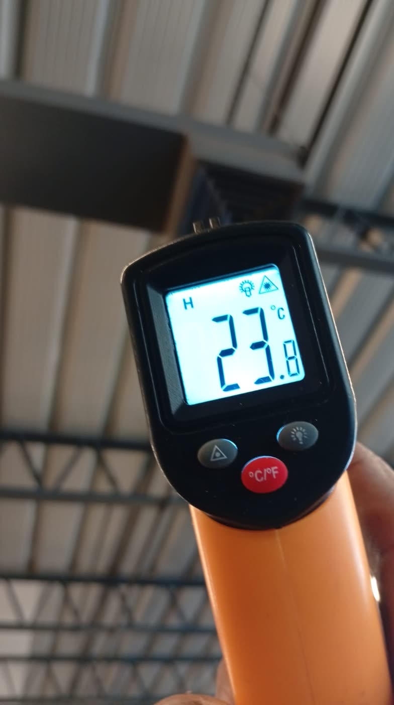 Medição de temperatura na saída de ar: 23,8 °C